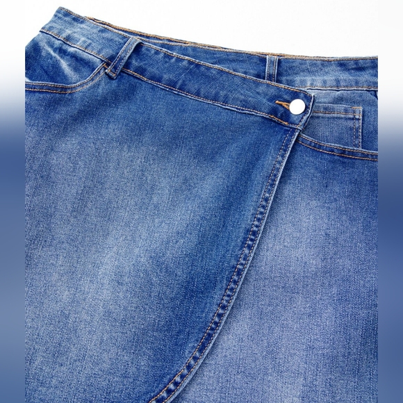 Cross the Line Denim Skirt - Picture 9 of 9